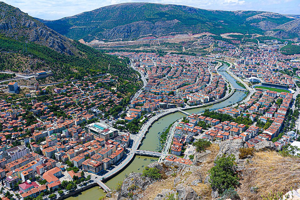 Amasya Gezilecek Yerler: Yalıboyu, Kral Kaya Mezarları ve Şehir Rotası