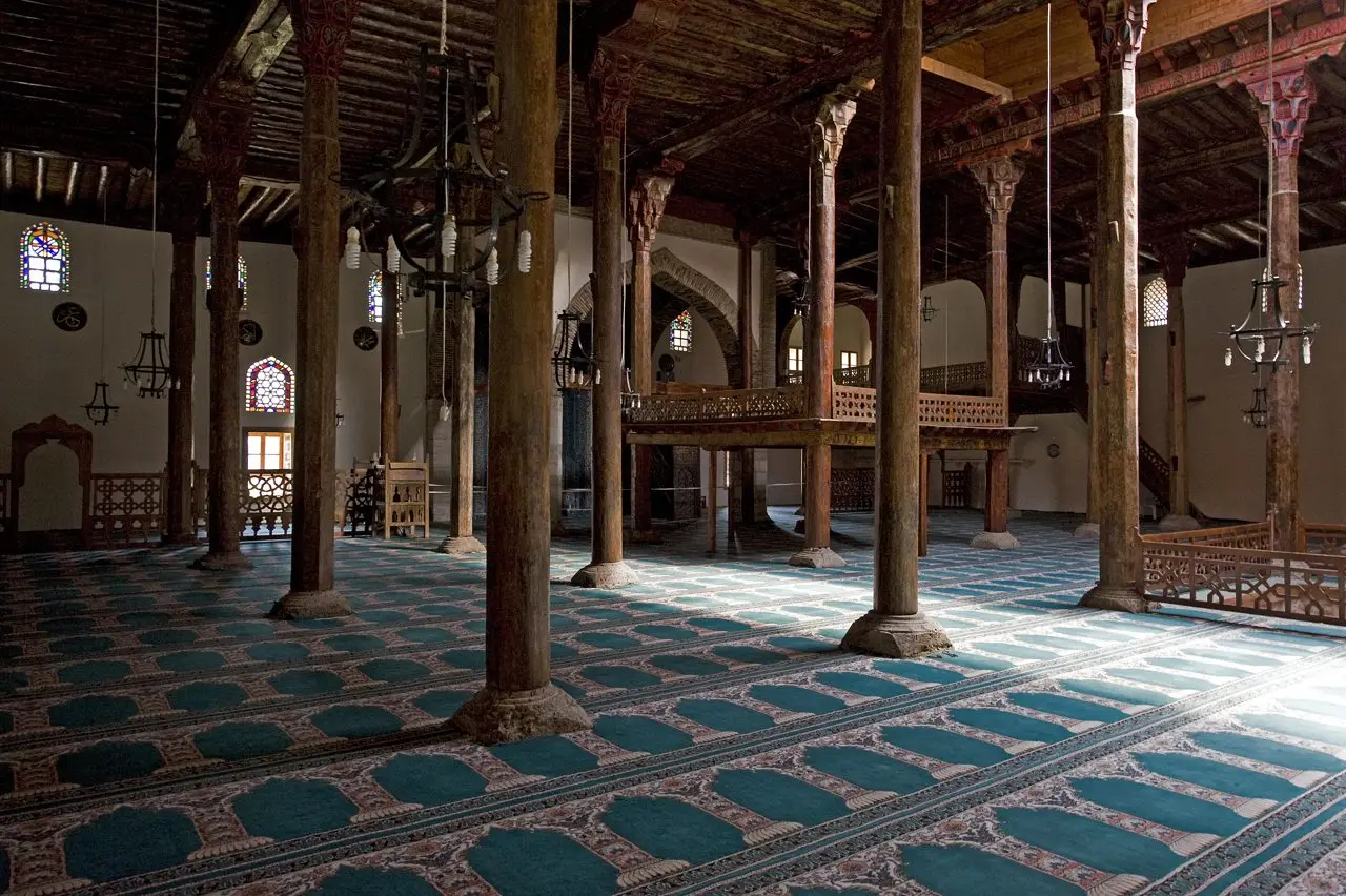 Beyşehir Gezilecek Yerler: Eşrefoğlu Camii ve Göl Kıyısı