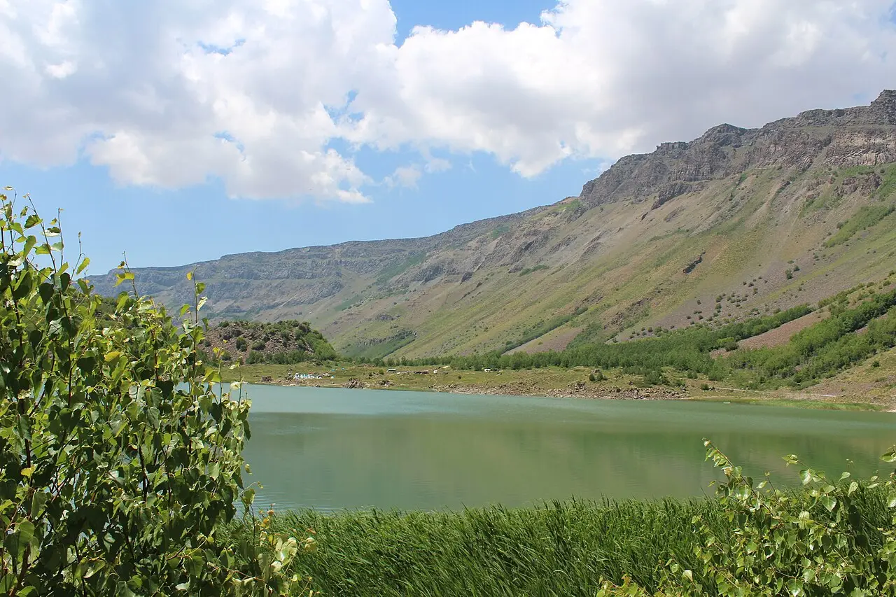 Tatvan Gezilecek Yerler: Van Gölü ve Nemrut İçin Bir Gün